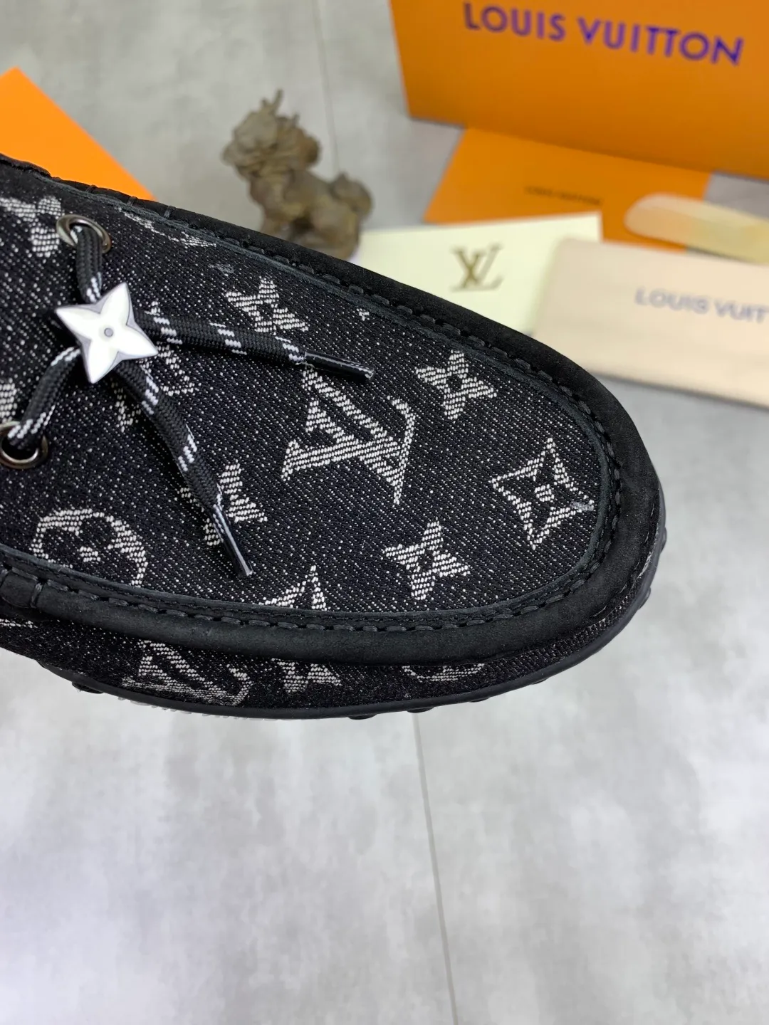 Men's Men's Shoes 💰P640 New Style 💶[LOUIS VUITTON] Water-dyed Niuli Original Order New Style 🍀LV Louis Vuitton *——Top version of LV classic leather shoes! Made of imported original calfskin, original leather side strips and wear-resistant high-end rubber outsole! High quality products! Color: black optional Size: 39-45